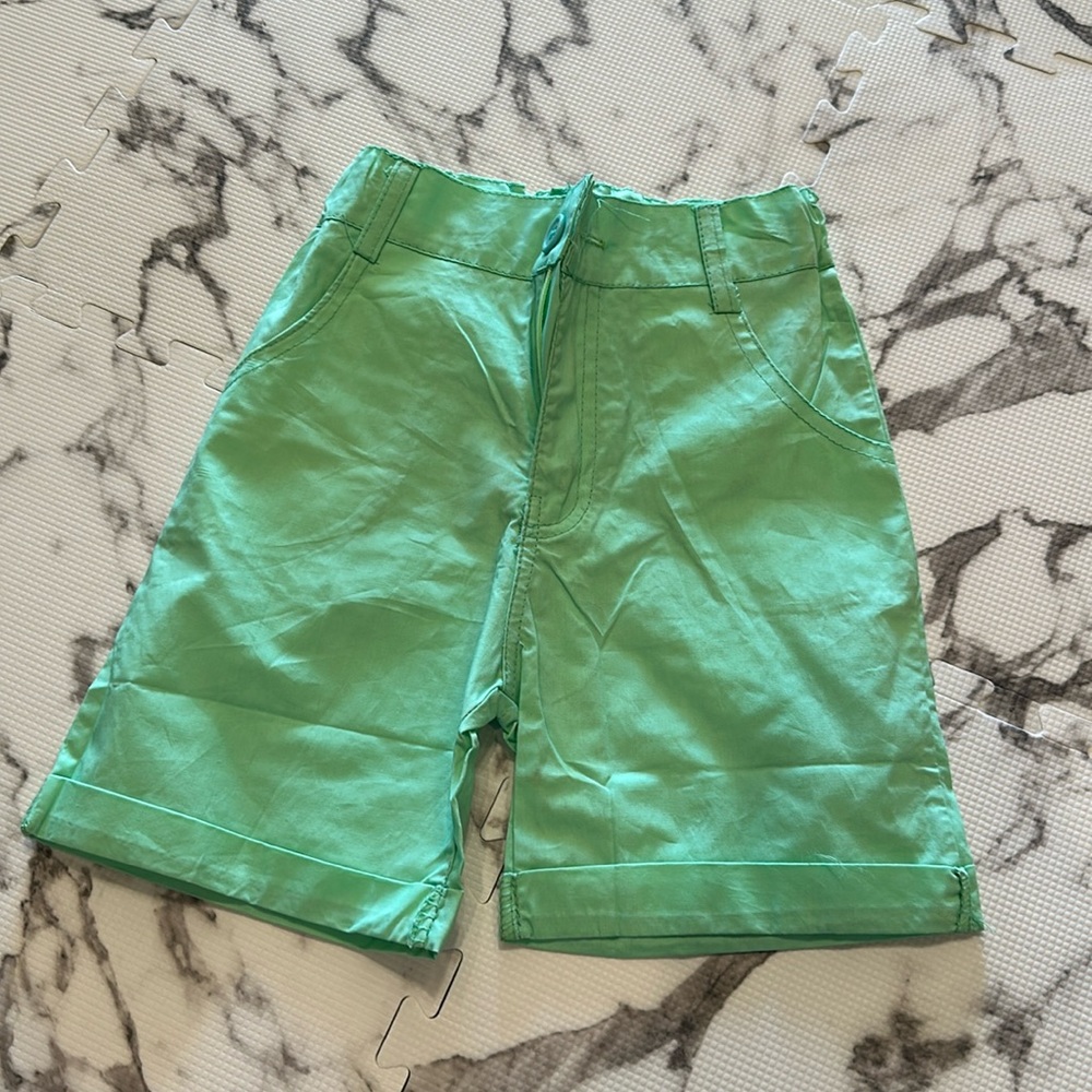 Light green boys shorts 🤶